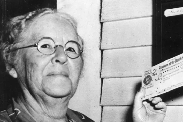 Ida May Fuller showing her social security card
